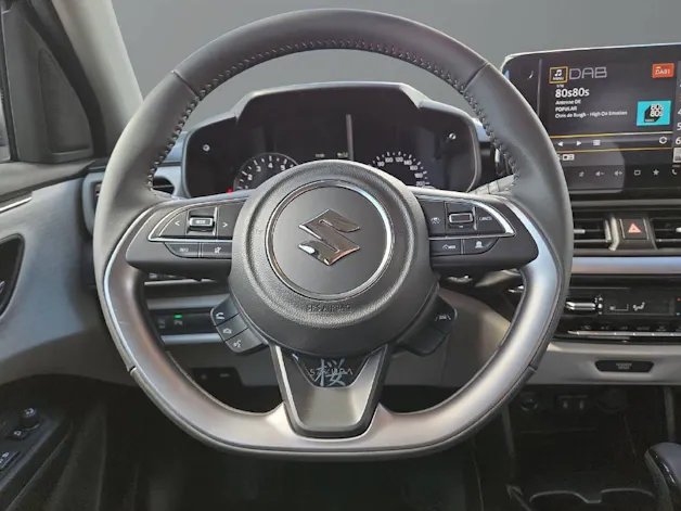 Suzuki Swift 1.2 Sakura Top Hybrid