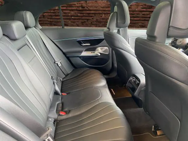 Mercedes-Benz E 200 9G-Tronic 4Matic