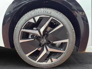 Peugeot 208 1.2 MHEV GT