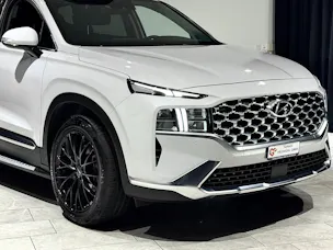 Hyundai Santa Fe 1.6 T-GDi HEV Amplia 4WD Automatic | 1.Hand | Inkl. Dachbox | Werksgarantie |