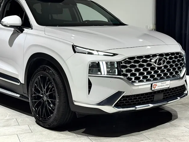 Hyundai Santa Fe 1.6 T-GDi HEV Amplia 4WD Automatic | 1.Hand | Inkl. Dachbox | Werksgarantie |