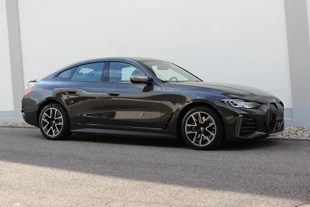 BMW i4 M50 DRAVITGRAU METALLIC *0.9%-LEASINGAKTION*