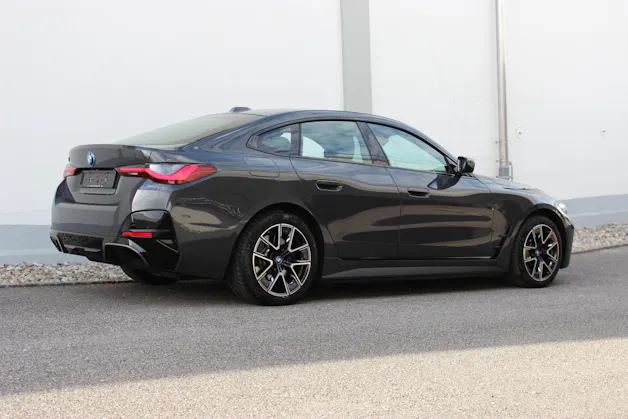 BMW i4 M50 DRAVITGRAU METALLIC *0.9%-LEASINGAKTION*