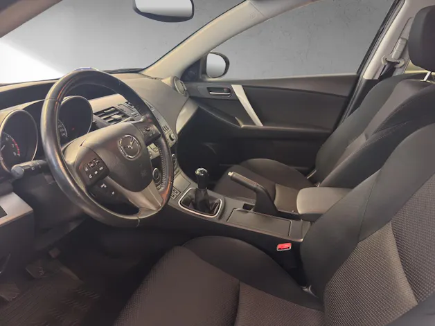 Mazda 3 Hatchback 1.6 Red Edition