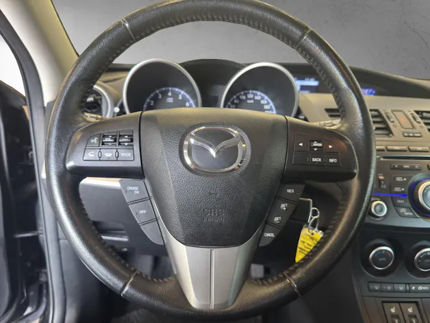 Mazda 3 Hatchback 1.6 Red Edition