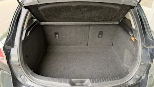 Mazda 3 Hatchback 1.6 Red Edition