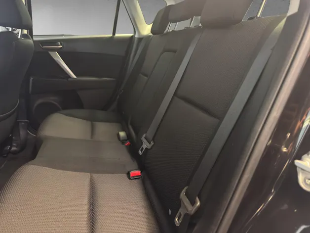 Mazda 3 Hatchback 1.6 Red Edition