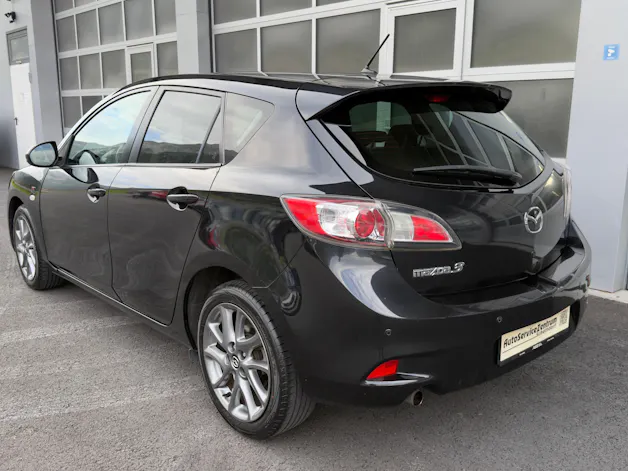 Mazda 3 Hatchback 1.6 Red Edition