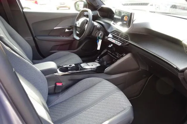 Peugeot 2008 1.2 145 MHEV Allure