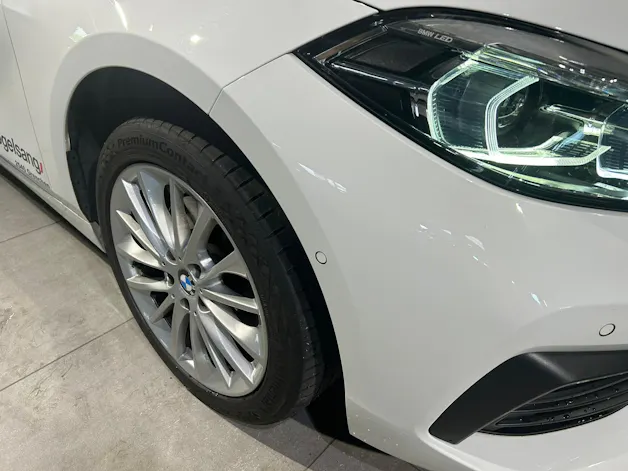BMW 118i Essential Edition Steptronic