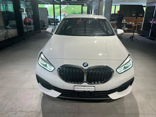 BMW 118i Essential Edition Steptronic