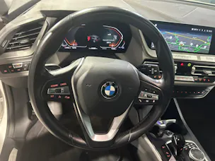 BMW 118i Essential Edition Steptronic