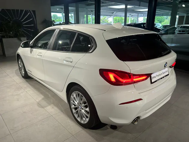 BMW 118i Essential Edition Steptronic