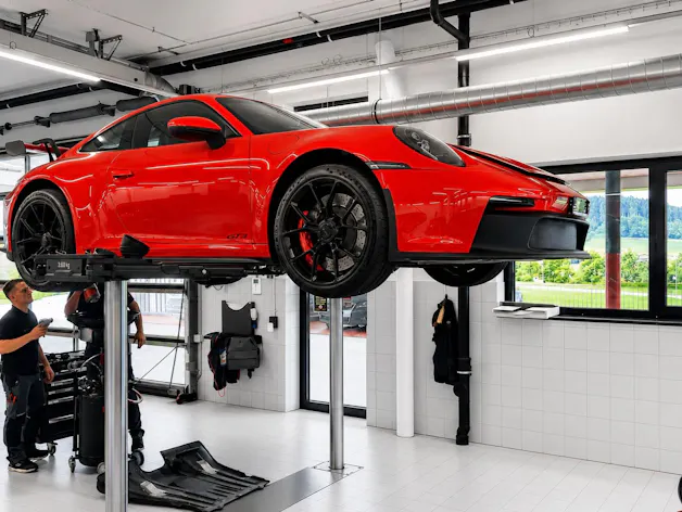 Porsche 911 Carrera 4S PDK 911R-Design
