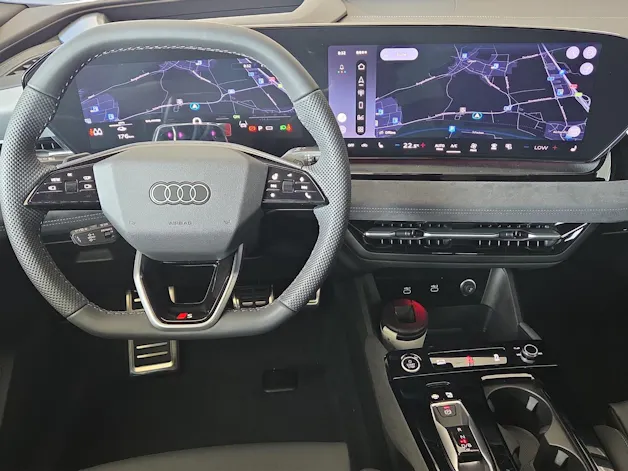 AUDI Q6 e-tron quattro