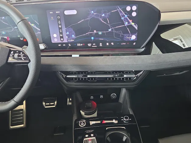AUDI Q6 e-tron quattro