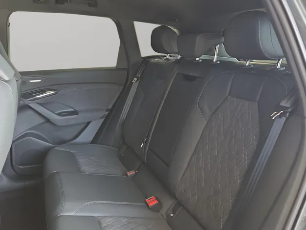 AUDI Q6 e-tron quattro