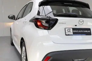 Mazda 2 Hybrid Centre-line