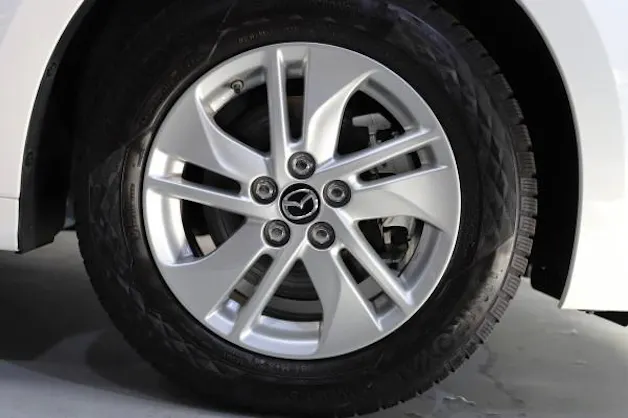 Mazda 2 Hybrid Centre-line