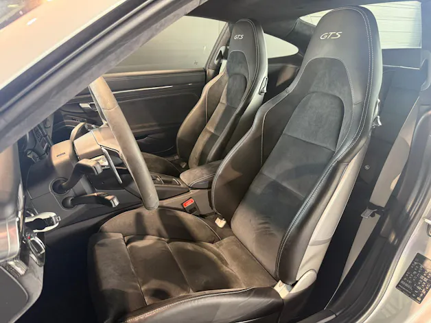 Porsche 911 Carrera 4 GTS PDK