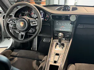 Porsche 911 Carrera 4 GTS PDK