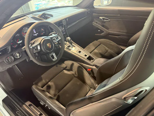 Porsche 911 Carrera 4 GTS PDK