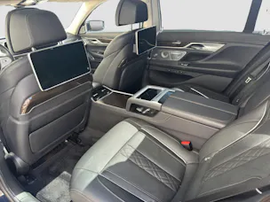 BMW M760Li xDrive Sport Getriebe