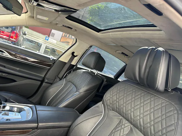 BMW M760Li xDrive Sport Getriebe