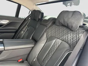 BMW M760Li xDrive Sport Getriebe