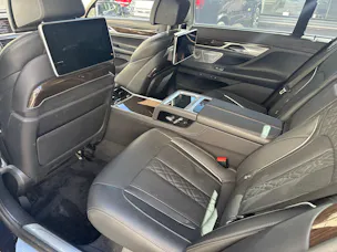 BMW M760Li xDrive Sport Getriebe
