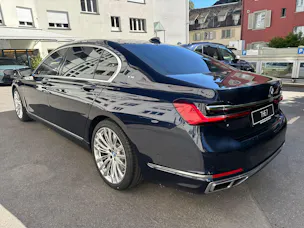 BMW M760Li xDrive Sport Getriebe
