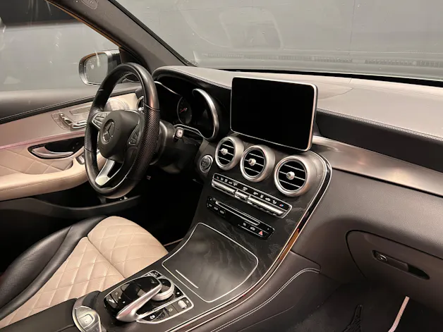 Mercedes-Benz GLC 300 4Matic AMG Line 9G-Tronic