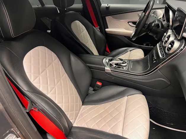 Mercedes-Benz GLC 300 4Matic AMG Line 9G-Tronic