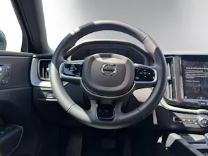 Volvo XC60 B5 B AWD Plus Dark