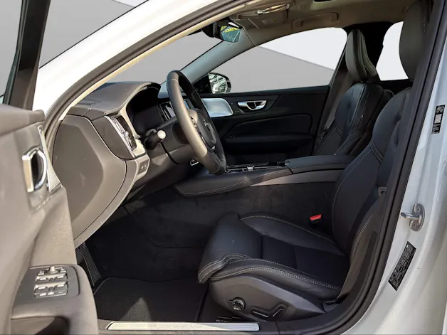 Volvo V60 T8 eAWD Plug in Hybrid Ultra Dark Geartronic
