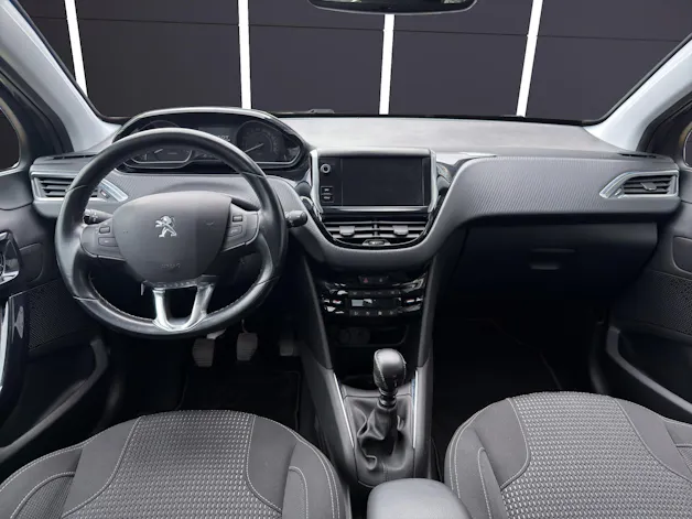 PEUGEOT 208 1.2 Allure