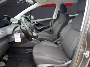 PEUGEOT 208 1.2 Allure