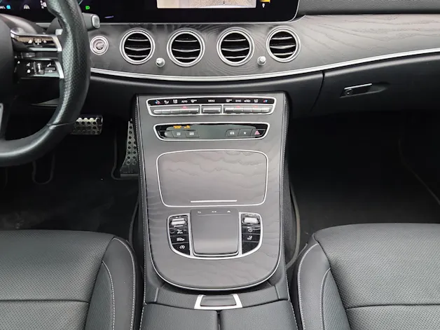 Mercedes-Benz E 220 d T AMG Line 9G-Tronic