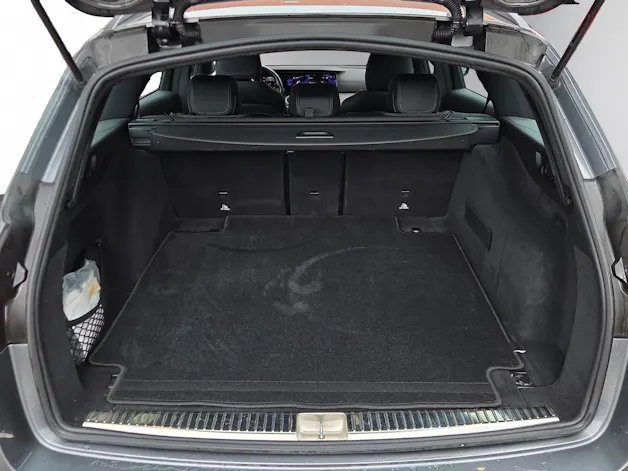 Mercedes-Benz E 220 d T AMG Line 9G-Tronic