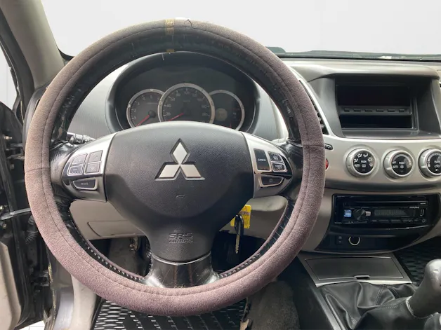 Mitsubishi L 200 2.5 DID Invite Double Cab