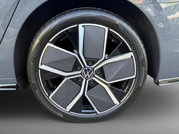 VW Golf Variant R-Line 2.0TSI 204PS 4Motion DSG