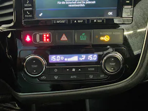 Mitsubishi Outlander 2.2 DID Style 4WD Automatic 7 Sitzplätze