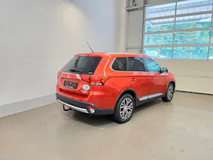 Mitsubishi Outlander 2.2 DID Style 4WD Automatic 7 Sitzplätze
