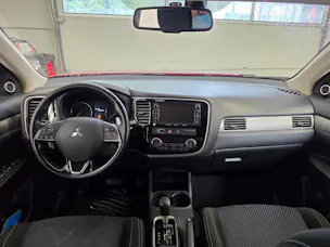 Mitsubishi Outlander 2.2 DID Style 4WD Automatic 7 Sitzplätze