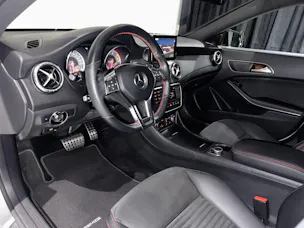 Mercedes-Benz CLA 250 AMG Line 7G-DCT 4Matic | 1.Hand | CH |