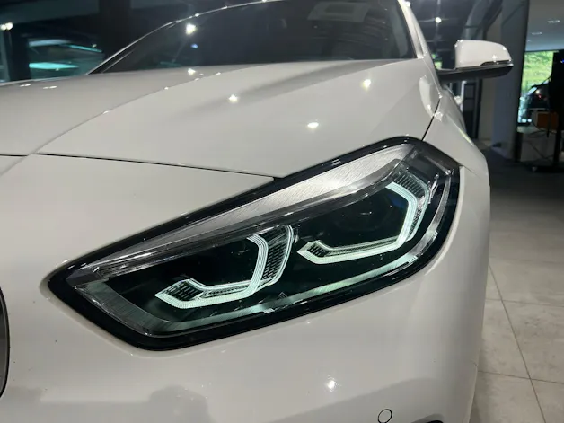 BMW 118i Essential Edition Steptronic