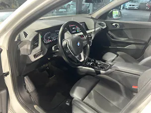 BMW 118i Essential Edition Steptronic