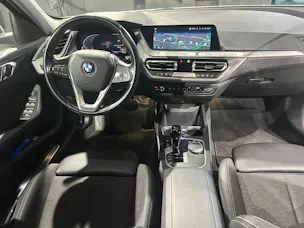 BMW 118i Essential Edition Steptronic