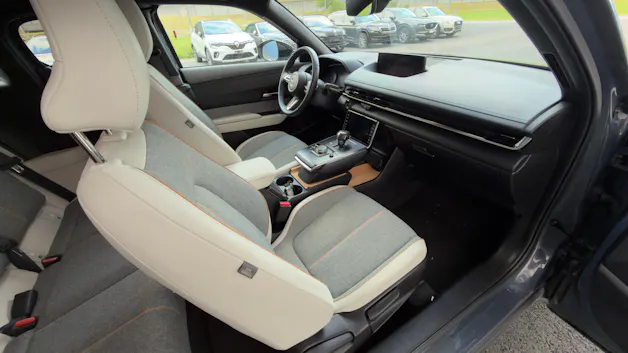 Mazda MX-30 e-Skyactiv R-EV Advantage