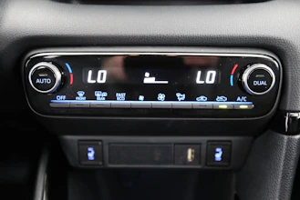 https://vehicle.imgix.net/4339534/0efc38cc-ffec-483a-941b-0e3ea43f8600.jpg